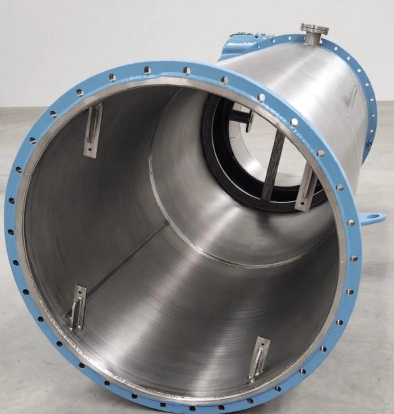 Inside view of a column shell with support cleats